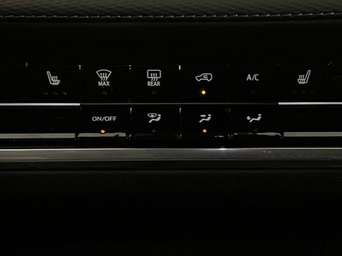 Used 2025 Chevrolet Equinox LT image 19