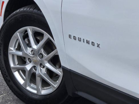 Certified 2024 Chevrolet Equinox LT FWD image 16