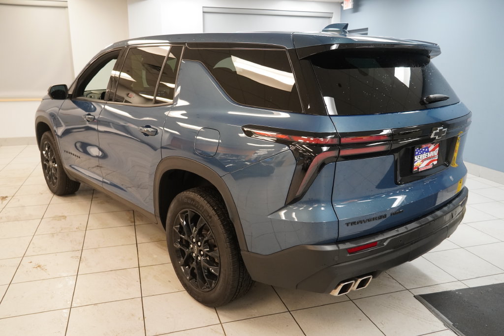 Used 2024 Chevrolet Traverse LS w/ Midnight/Sport Edition AWD/4WD image 9