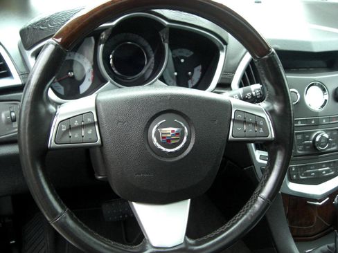 Used 2012 Cadillac SRX Luxury image 11