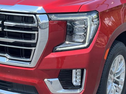 Used 2023 GMC Yukon XL SLT w/ SLT Premium Package AWD/4WD image 10