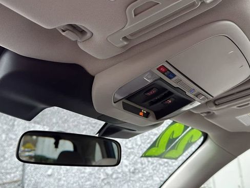 Used 2022 Subaru Forester Premium image 22