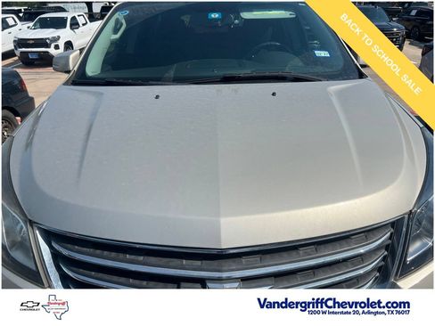 Used 2015 Chevrolet Traverse LT w/ Style and Technology Package FWD image 2
