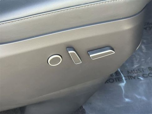 Used 2022 Tesla Model X Plaid image 42