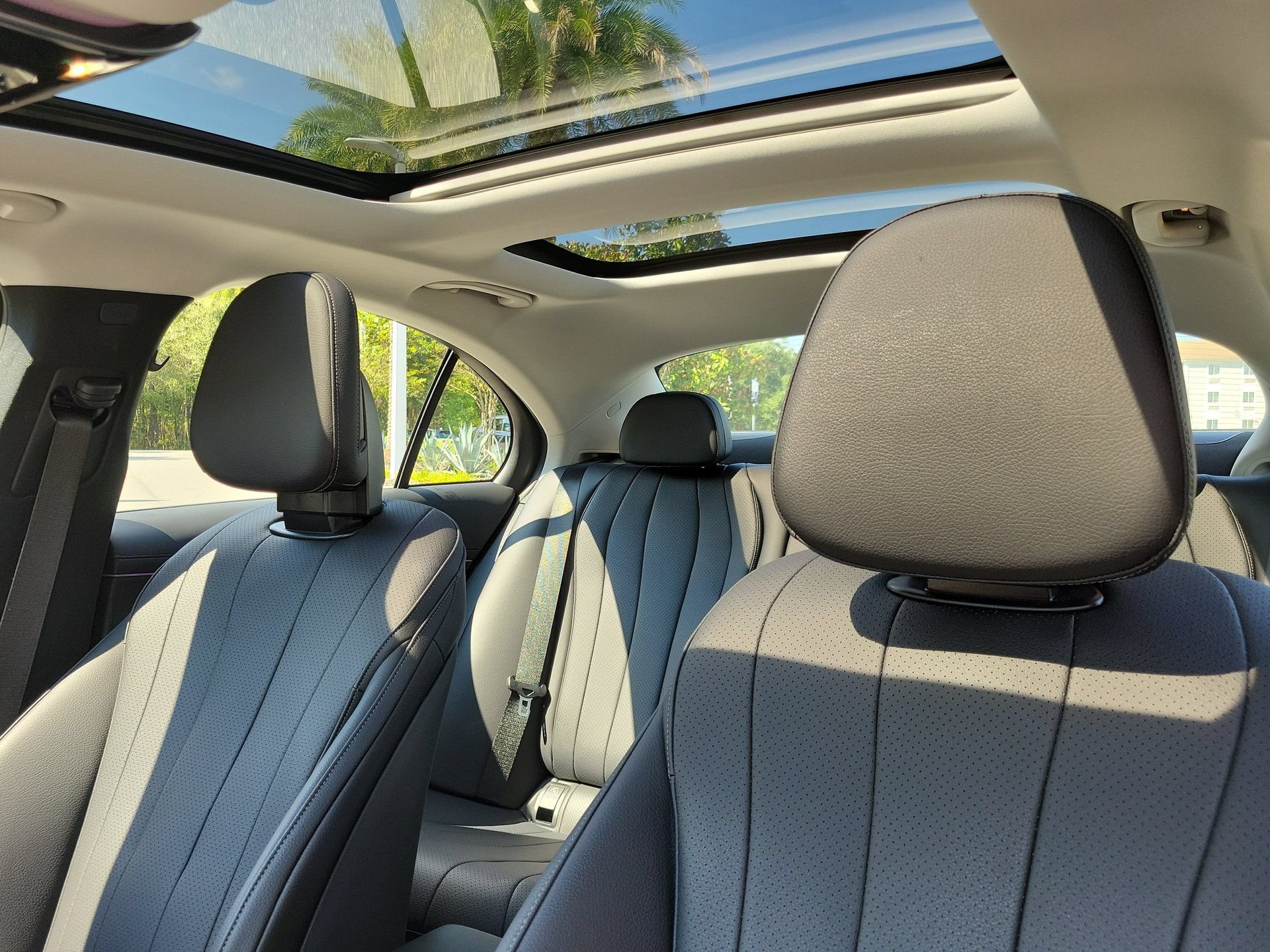 Used 2025 Mercedes-Benz E 350 4MATIC Sedan image 28