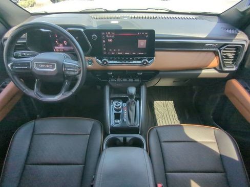 Used 2023 GMC Canyon AT4 w/ AT4 Premium Package AWD/4WD image 17
