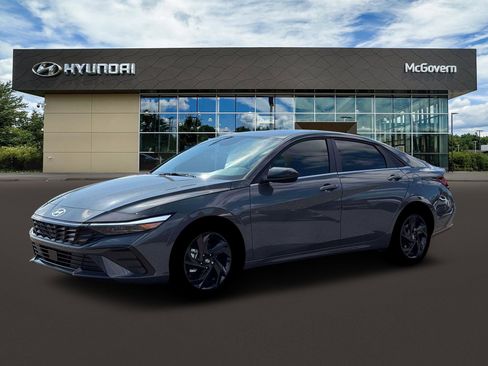 New 2026 Hyundai Elantra SEL Sport Premium FWD image 2