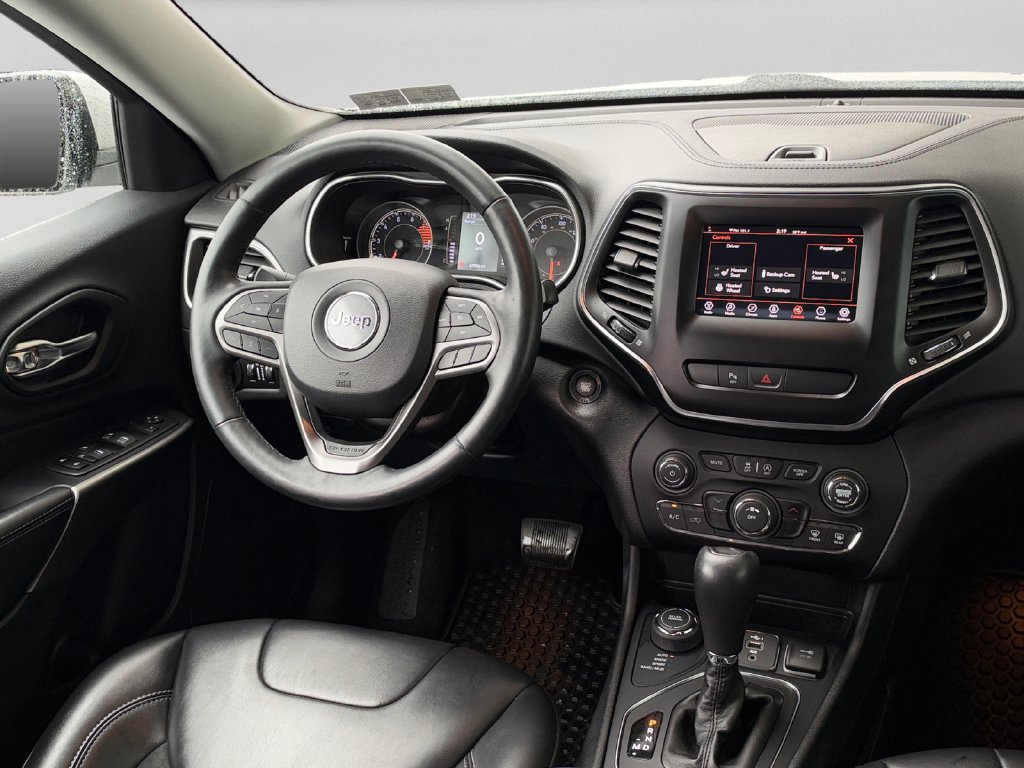 Certified 2019 Jeep Cherokee Latitude Plus w/ Cold Weather Group AWD/4WD image 15