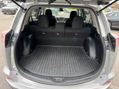 Used 2018 Toyota RAV4 LE image 11