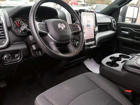 Used 2024 RAM 2500 Big Horn w/ Safety Group image 13