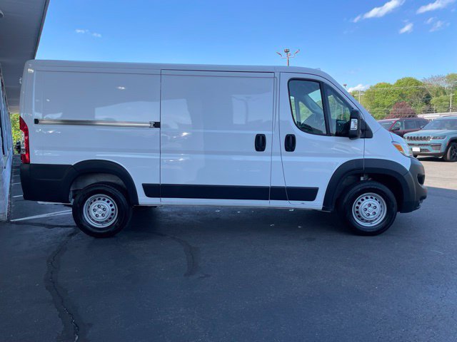 Used 2025 RAM ProMaster 2500 w/ Convenience Group FWD image 4