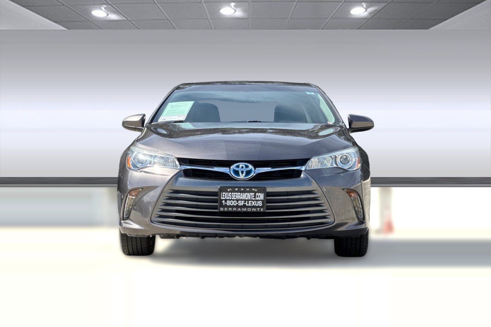 Used 2015 Toyota Camry XLE w/ Moonroof Package FWD image 5