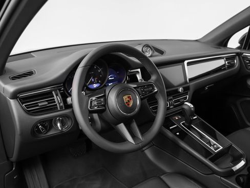 Certified 2025 Porsche Macan image 42