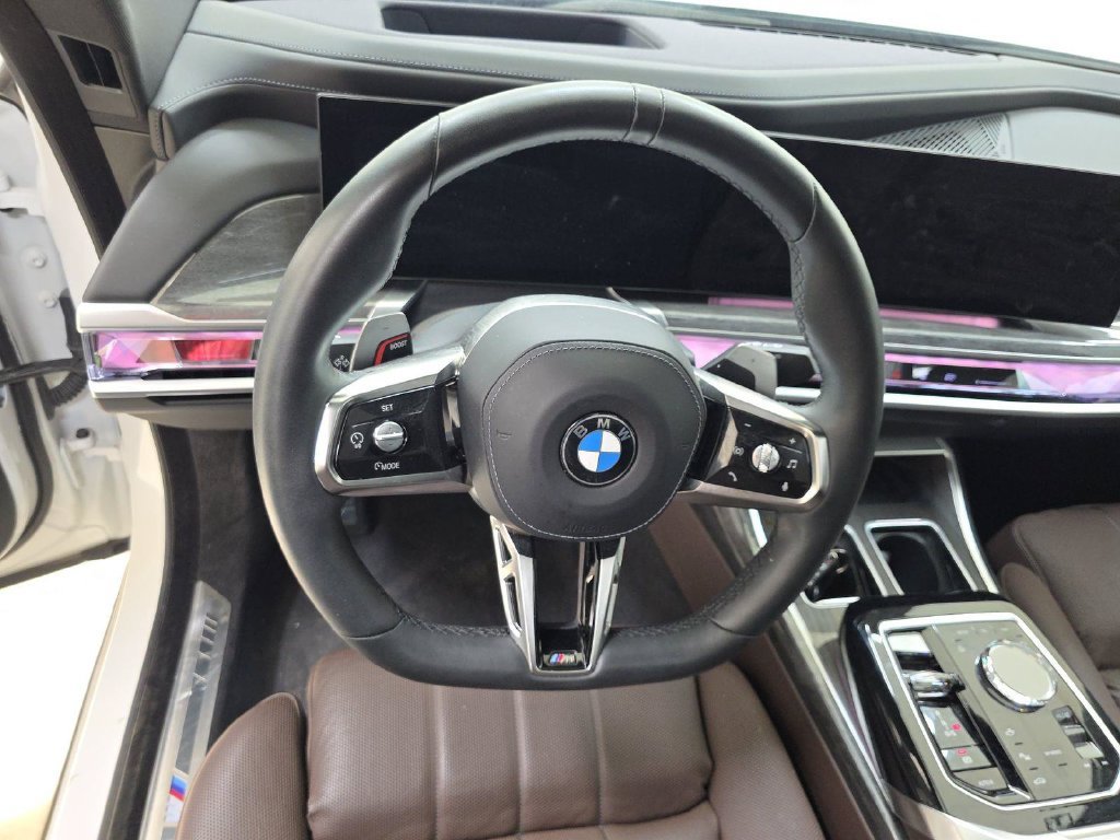 Used 2023 BMW 740i RWD image 5