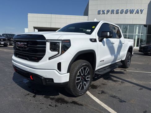 Used 2025 GMC Sierra 1500 AT4 w/ AT4 Premium Package AWD/4WD image 2
