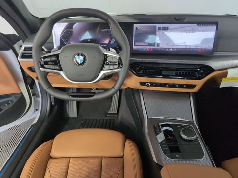 Used 2025 BMW 430i Coupe w/ Convenience Package image 4