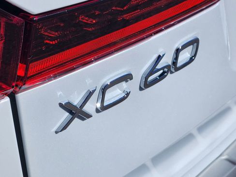 New 2026 Volvo XC60 B5 Ultra w/ Protection Package Premier image 30