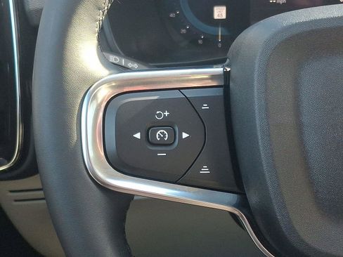 Certified 2023 Volvo XC40 B5 Plus w/ Protection Package Premier image 23