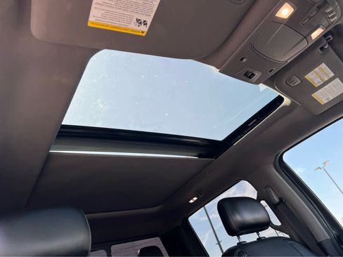 Used 2017 Ford F150 Lariat w/ Equipment Group 502A Luxury image 21