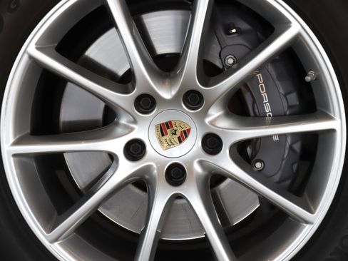 Certified 2023 Porsche Cayenne w/ Premium Package AWD/4WD image 29