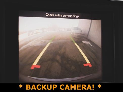 Used 2019 Chrysler Pacifica Touring-L image 3