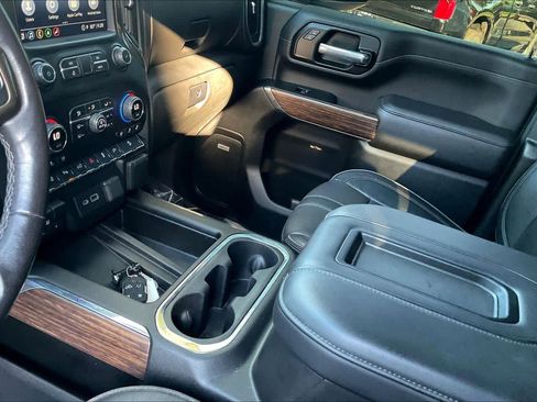 Used 2021 Chevrolet Silverado 2500 High Country w/ Z71 Off-Road Package image 16