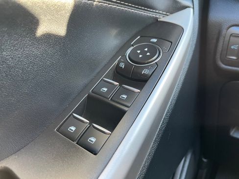 Used 2022 Ford Explorer XLT w/ Equipment Group 202A image 28