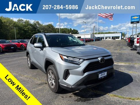 Used 2025 Toyota RAV4 XLE AWD/4WD image 1