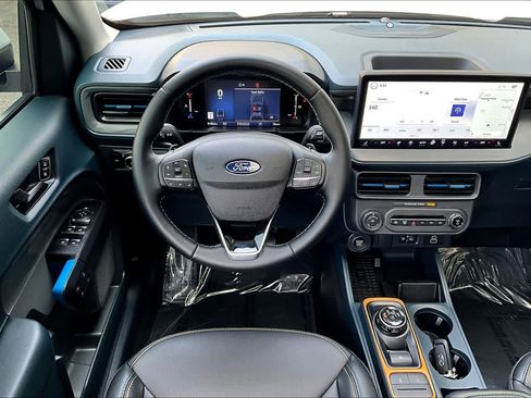 Used 2025 Ford Maverick Lobo image 5