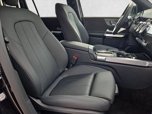 Certified 2025 Mercedes-Benz GLB 250 image 18