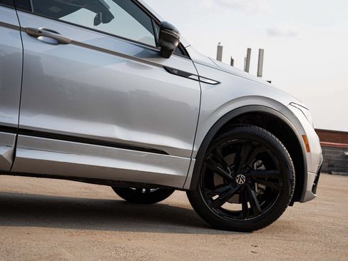 Certified 2023 Volkswagen Tiguan SE R-Line AWD/4WD image 7