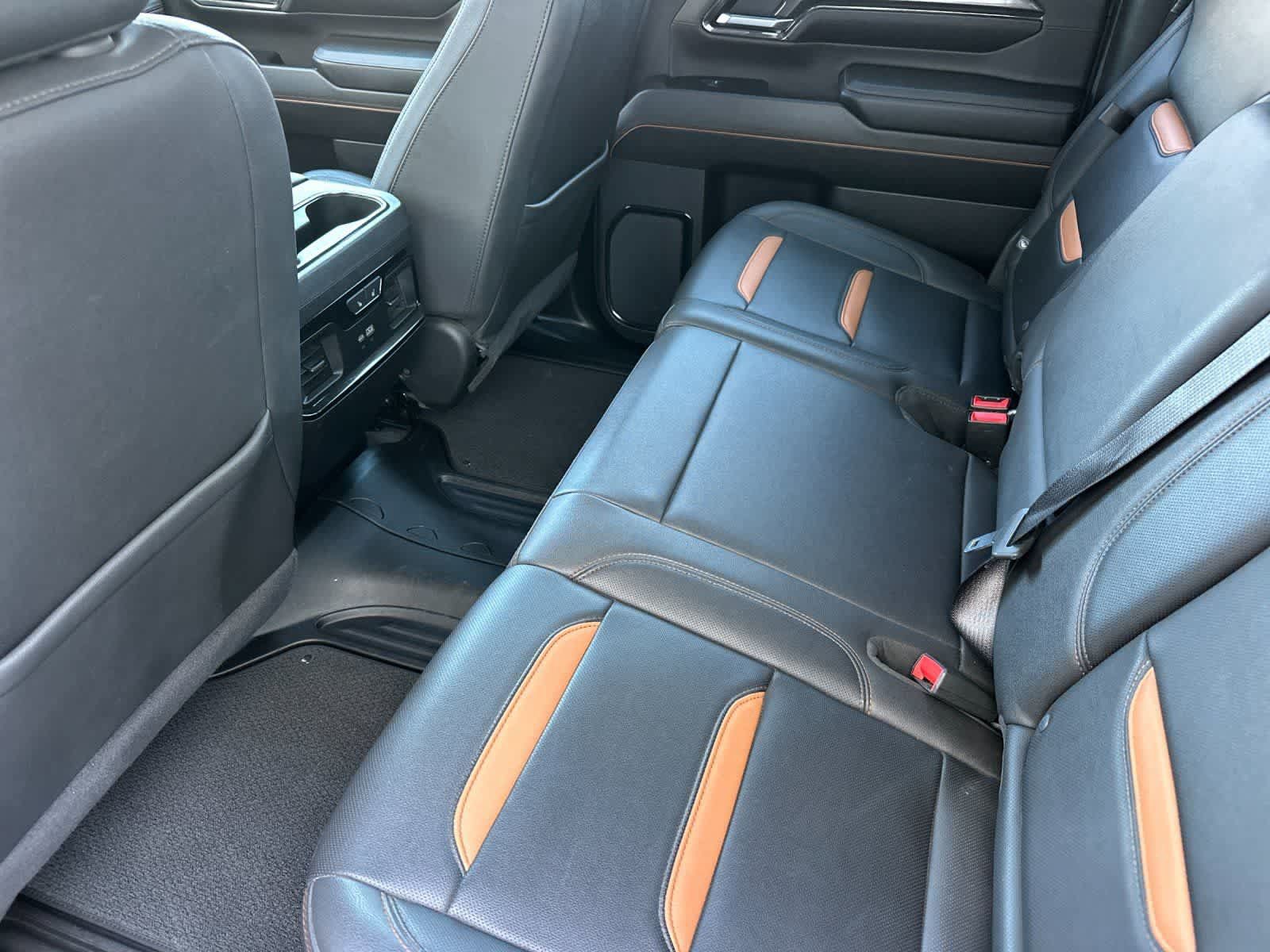 Used 2024 GMC Sierra 3500 AT4 w/ AT4 Premium Plus Package AWD/4WD image 4