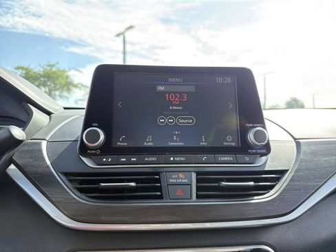 Used 2024 Nissan Altima 2.5 SV FWD image 22