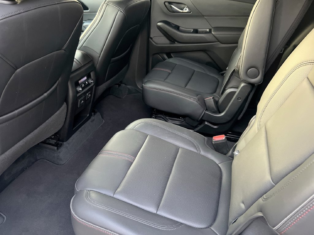 Used 2023 Chevrolet Traverse RS AWD/4WD image 39