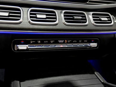 Used 2024 Mercedes-Benz GLS 450 4MATIC image 24