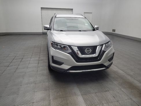 Used 2017 Nissan Rogue SV w/ SV Premium Package FWD image 14
