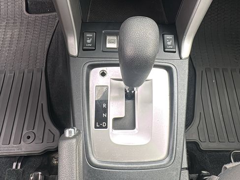 Used 2017 Subaru Forester 2.5i Premium w/ All-Weather Package image 18