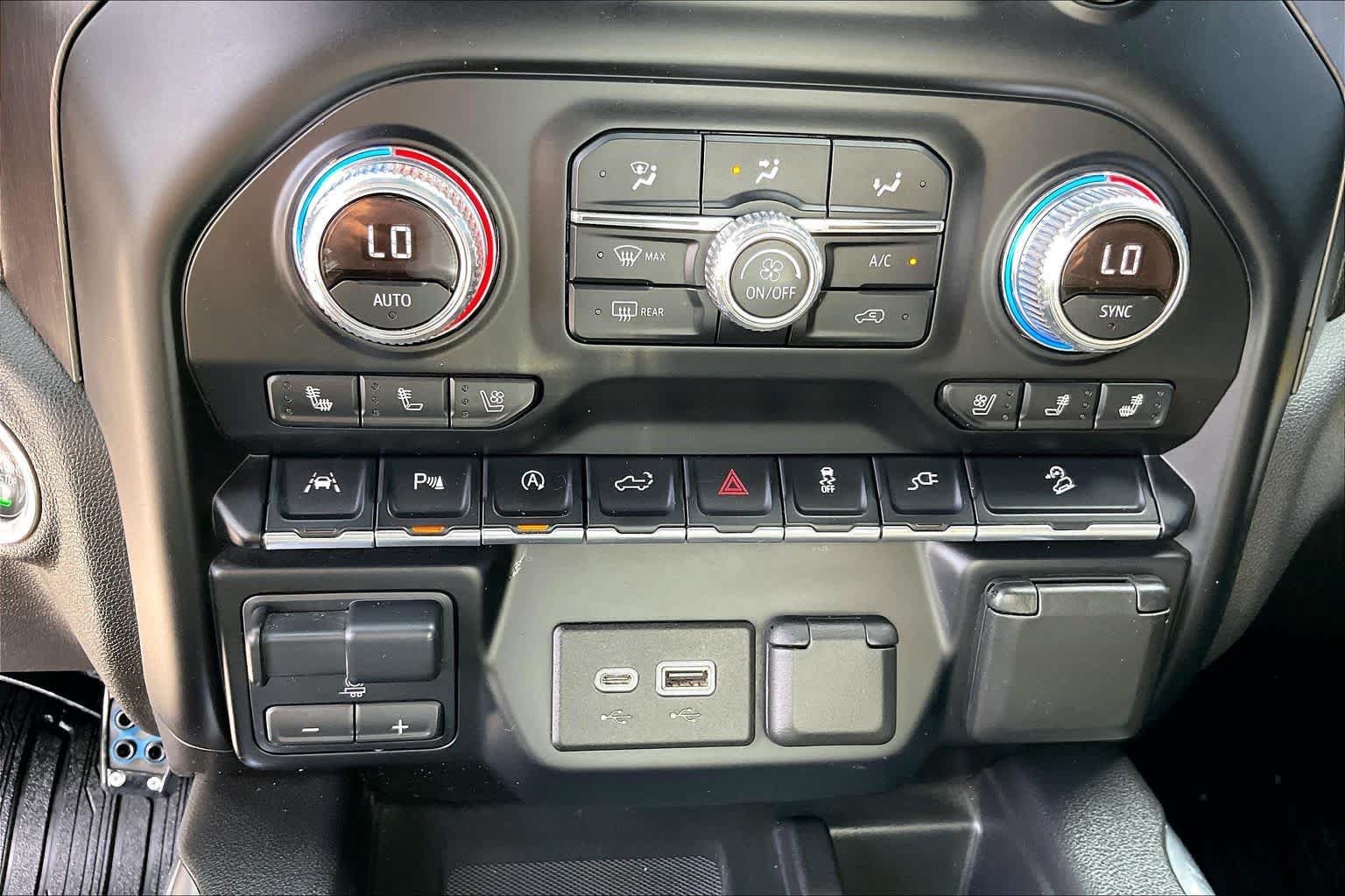 Used 2019 GMC Sierra 1500 AT4 w/ AT4 Premium Package AWD/4WD image 33