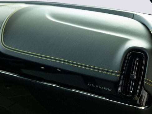 New 2026 Aston Martin DBX 707 image 34