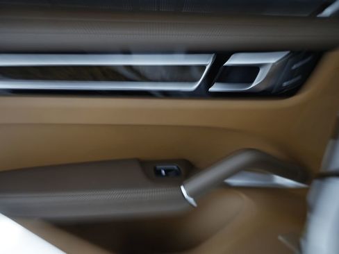 Certified 2023 Porsche Cayenne Turbo S AWD/4WD image 26