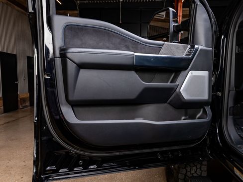 Used 2025 Ford F450 Platinum w/ FX4 Off-Road Package image 36