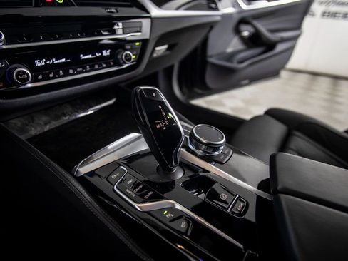 Used 2023 BMW M550i xDrive image 27