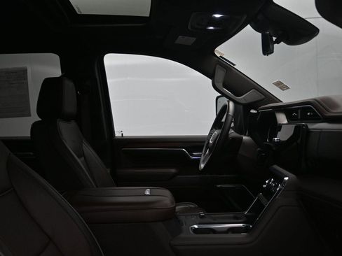 Used 2024 GMC Sierra 2500 Denali w/ Denali Reserve Package image 13