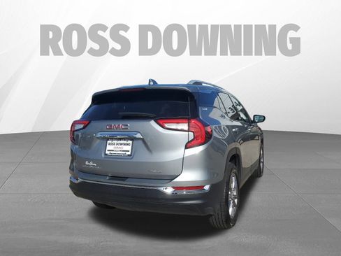 Used 2024 GMC Terrain SLT image 4