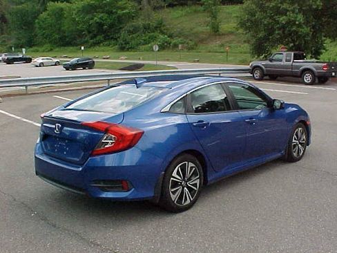 Used 2017 Honda Civic EX-T image 4