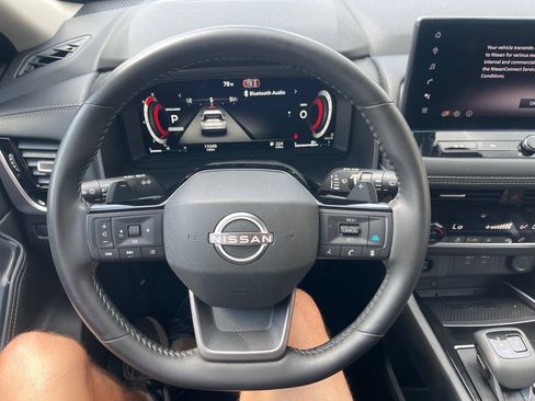 Used 2026 Nissan Rogue SL FWD image 12