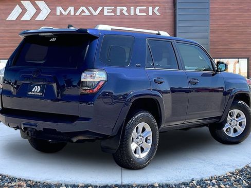 Used 2016 Toyota 4Runner SR5 AWD/4WD image 5