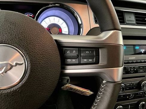 Used 2012 Ford Mustang Premium RWD image 18