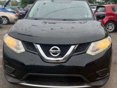 Used 2015 Nissan Rogue SV image 2