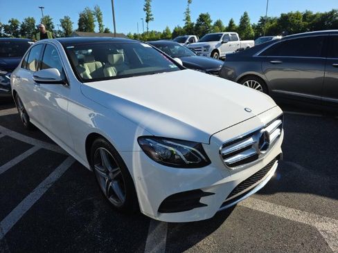 Used 2017 Mercedes-Benz E 300 4MATIC image 3